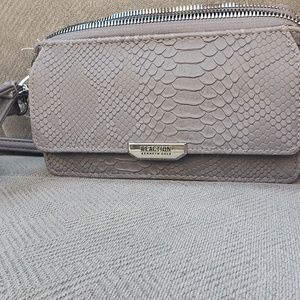 Kenneth Cole Reaction convertible wallet crossbody
